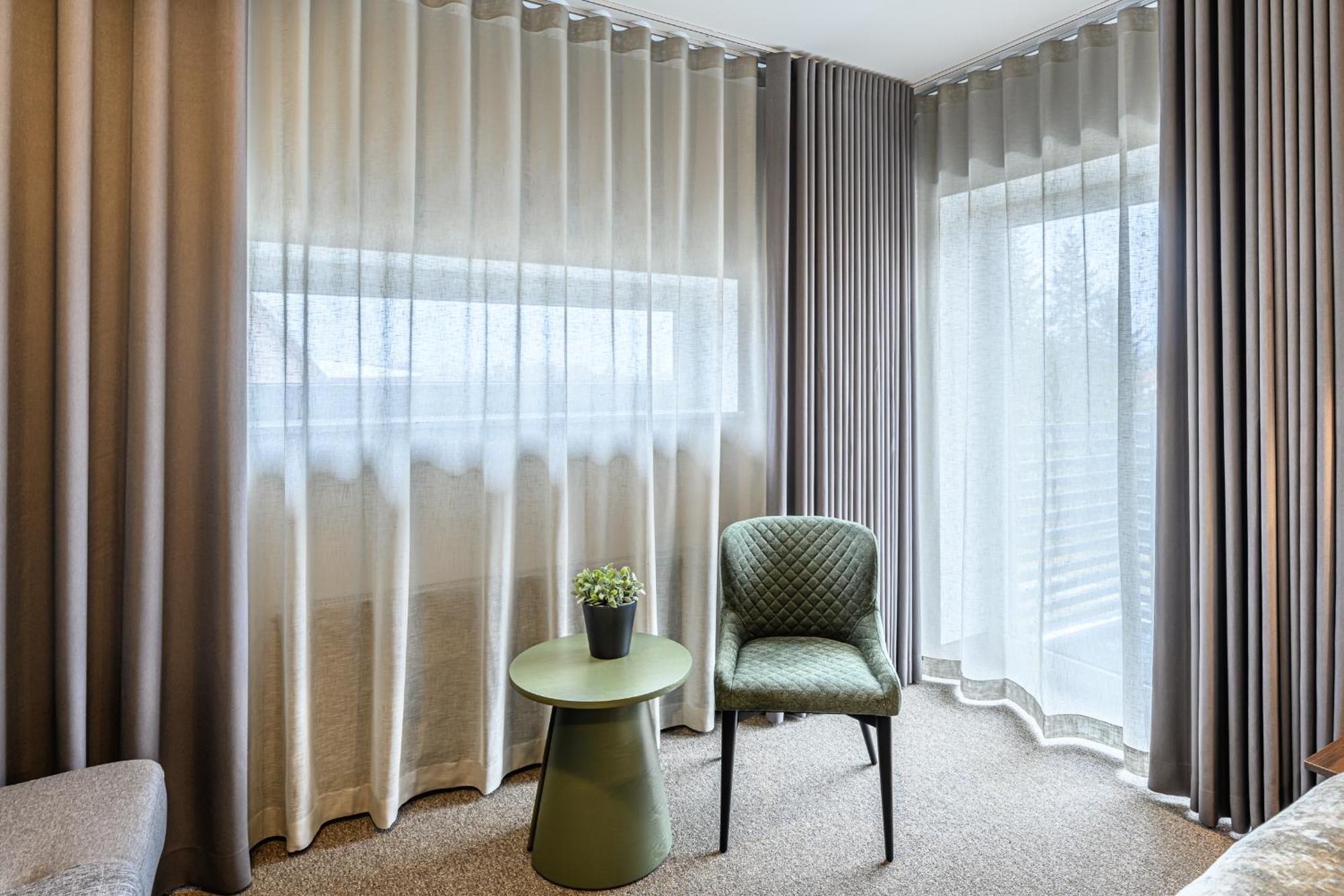 Ugandi Hotel Otepää Buitenkant foto